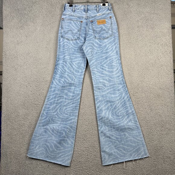 Wrangler Jeans Womens 26x34 Light Wash Wanderer 622 High Rise Flare Full Length - Picture 4 of 14